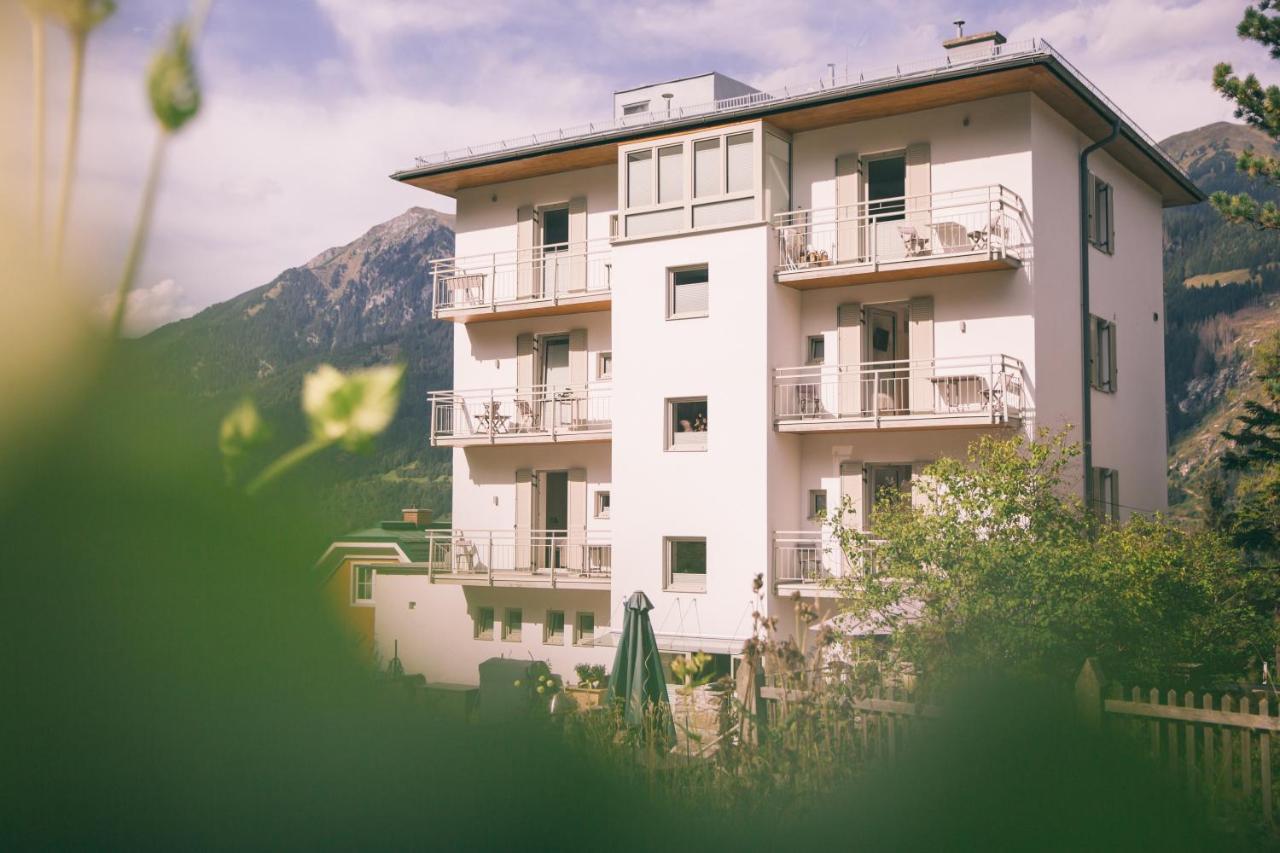 Nefer, Haus Hotel บาดกัสไตน์ ภายนอก รูปภาพ